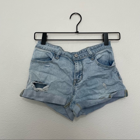 NWOT pacsun super stretch shortie womens distressed lighter wash sz.25 - Picture 1 of 3